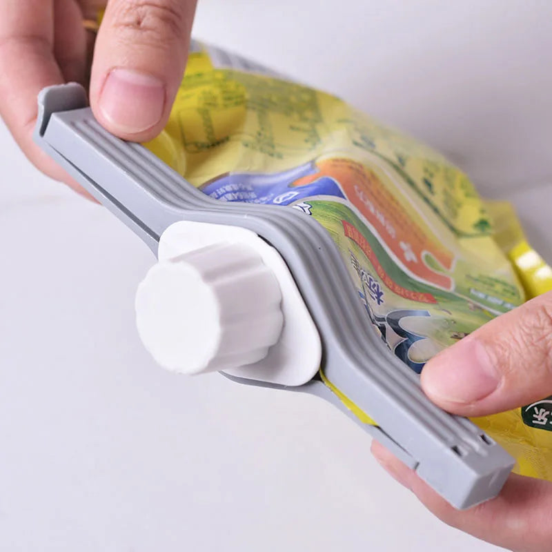 Bag Sealing Clip with Pouring Spout