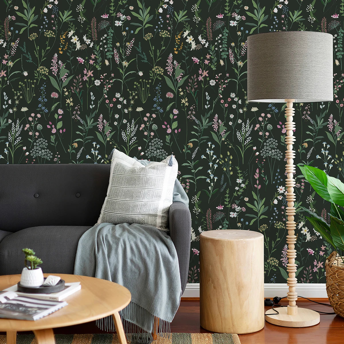 Floral Wallpaper – Charm and Elegance for Your Home