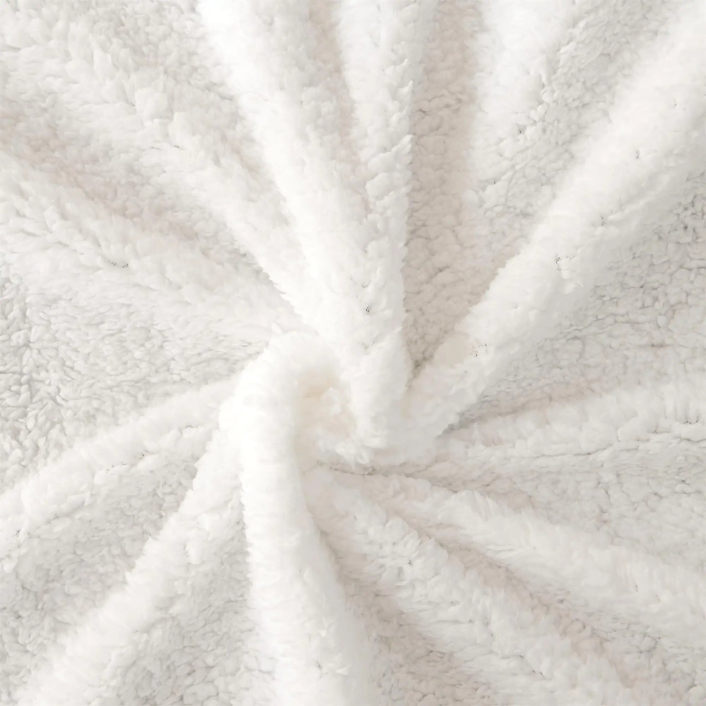 Ultra-Soft Dual-Sided Blanket – Beauty and Comfort Combined