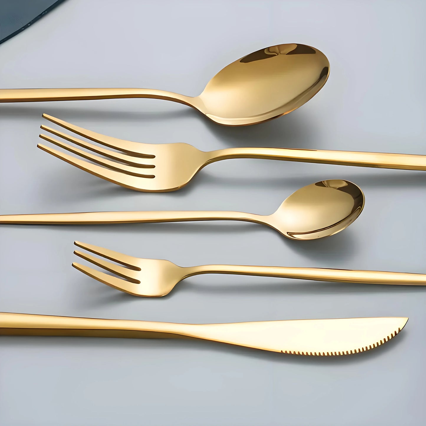 30-Piece Gold Cutlery Set – Elegance on Your Table