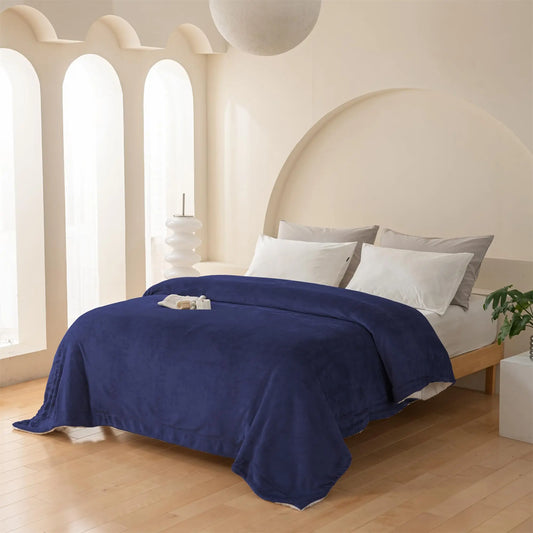 Ultra-Soft Dual-Sided Blanket – Beauty and Comfort Combined