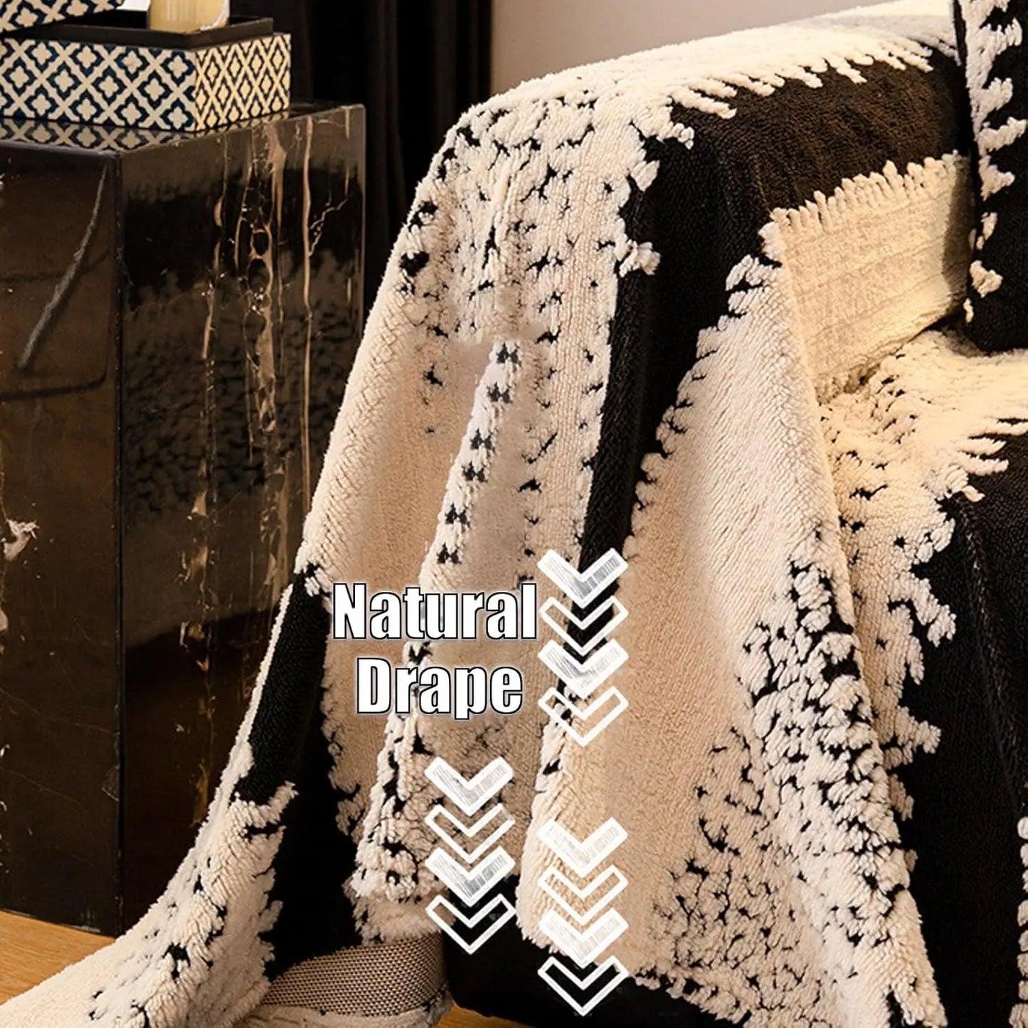 Premium Decorative Throw – Elegance and Comfort to Transform Your Living Room